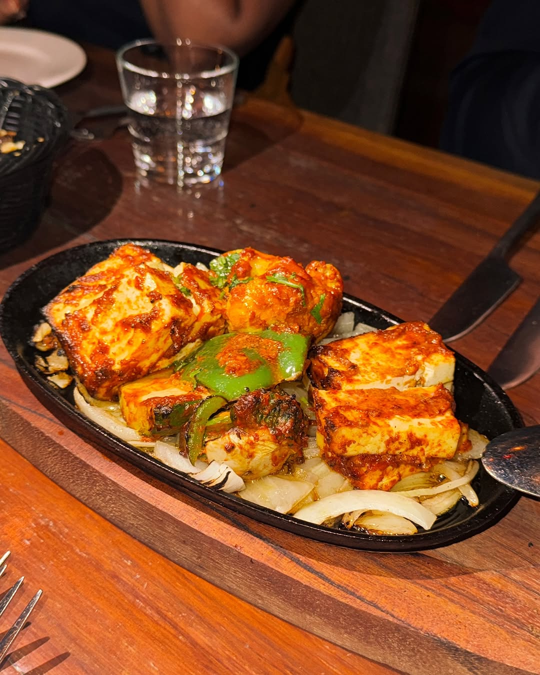 Austur-Indíafélagið Turns 30